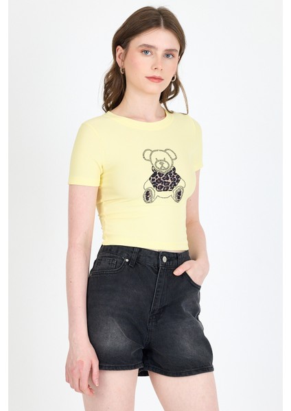 Sarı Ayıcık Baskılı Leopar Detaylı Slim Fit Crop Tişört 0549 fiyatları