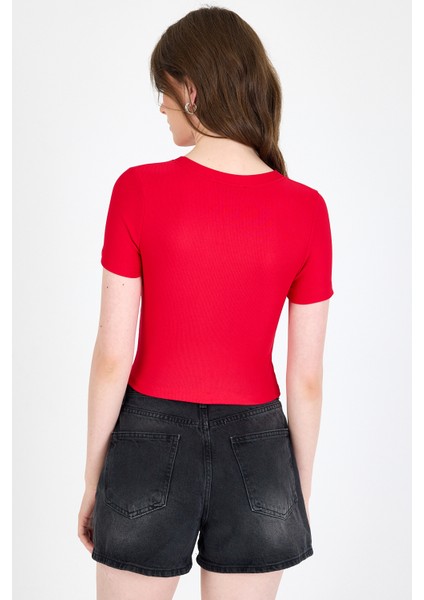 Kırmızı Ayıcık Baskılı Leopar Detaylı Slim Fit Crop Tişört 0549 indirimleri