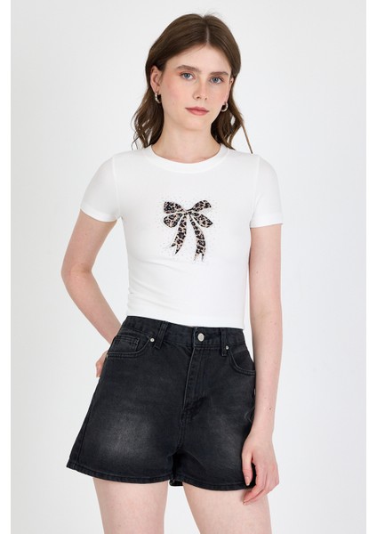 Ekru Leopar Fiyonk Baskılı Taş Detaylı Slim Fit Crop Tişört 0549-1