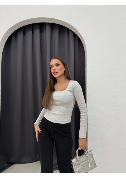 Kadın Kare Yaka Bluz modelleri