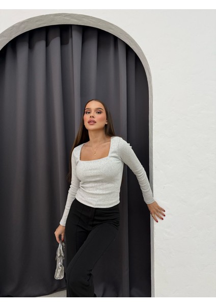 Kadın Kare Yaka Bluz indirimleri