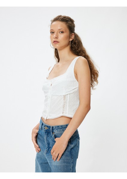 Yeni Sezon Crop Üst Kolsuz Dokulu Düğmeli Dantel Detaylı Slim Fit modelleri