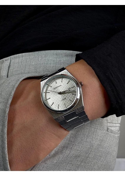 White Dial Silver Vintage Wristwatch