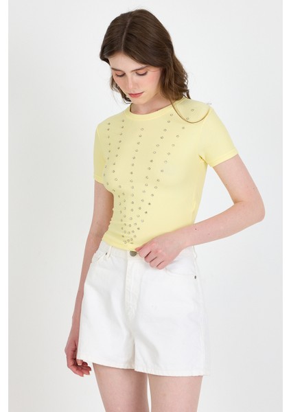 Sarı Bisiklet Yaka Taş Işleme Detaylı Slim Fit Crop Tişört 1149 fiyatları