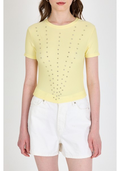 Sarı Bisiklet Yaka Taş Işleme Detaylı Slim Fit Crop Tişört 1149 fırsatları