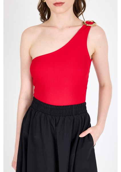 Kırmızı Toka Detaylı Tek Omuz Bluz 1649 fırsatları