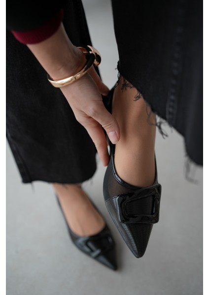 Carla Sivri Burun Tül Detaylı Toka Aksesuarlı Kadın Babet Siyah modelleri