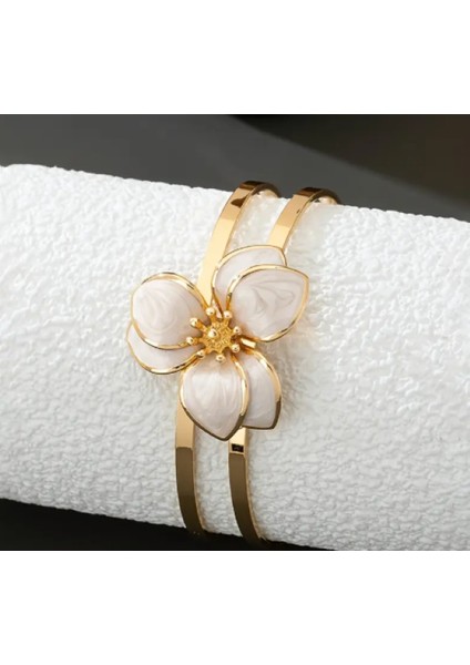Kadın Gold Renk Çiçek Figürlü Bileklik – Yeşil & Beyaz Renk Seçenekli 6 cm Şık Model fiyatları