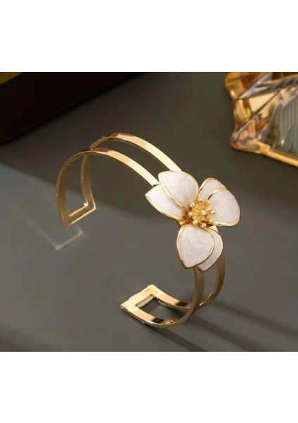 Kadın Gold Renk Çiçek Figürlü Bileklik – Yeşil & Beyaz Renk Seçenekli 6 cm Şık Model modelleri
