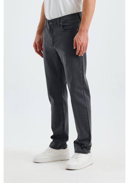 Erkek Regular Fit Geniş Paça Yüksek Bel Casual Kot Pantolon fiyatları