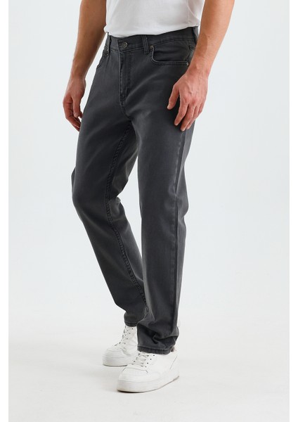 Erkek Regular Fit Geniş Paça Yüksek Bel Casual Kot Pantolon modelleri