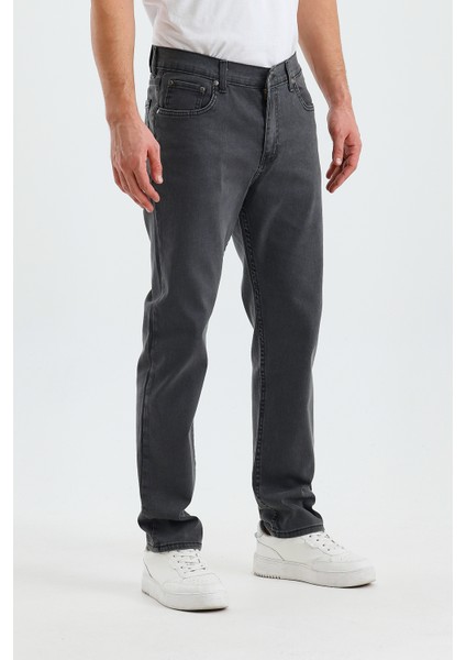 Erkek Regular Fit Geniş Paça Yüksek Bel Casual Kot Pantolon fırsatları