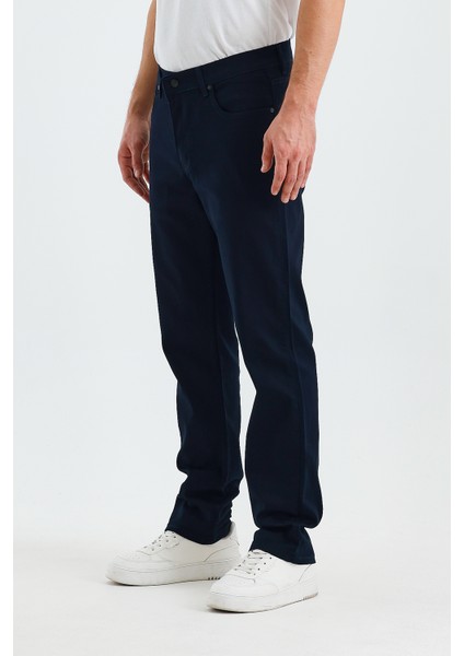 Erkek Regular Fit Geniş Paça Yüksek Bel Casual Kot Pantolon modelleri