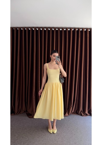 Dokulu Kumaş Sarı Elbise