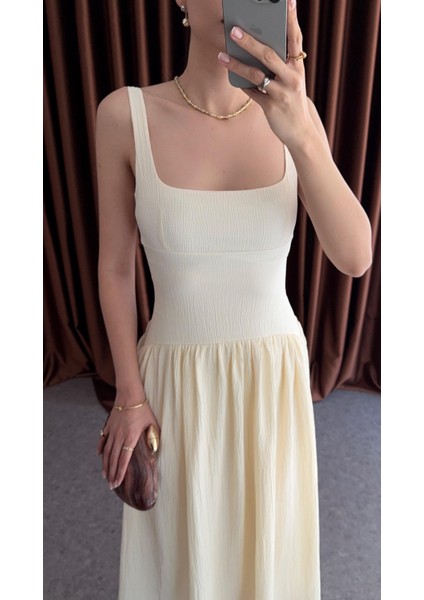 Dokulu Kumaş Ekru Elbise modelleri