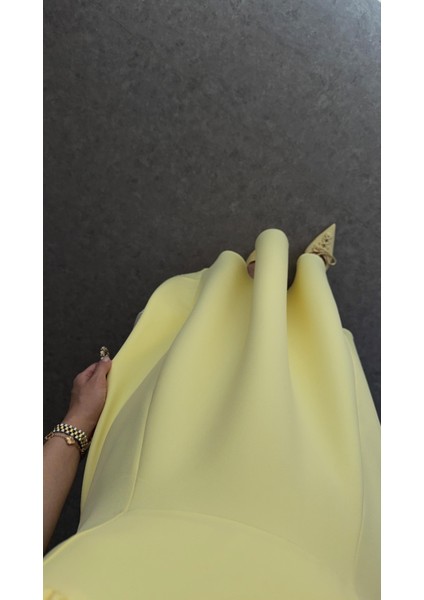 Göğüs Pileli Sarı Elbise