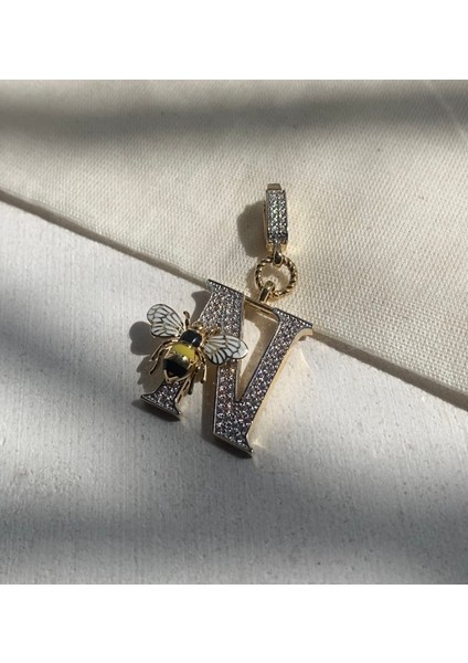 14 Ayar Arılı Taşlı Harf Kolye Ucu