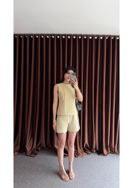 Deniz Yıldızı Düğmeli Sarı Takım