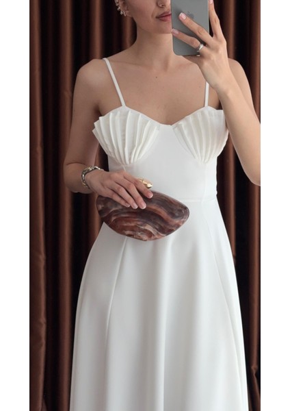 Göğüs Pileli Beyaz Elbise fırsatları