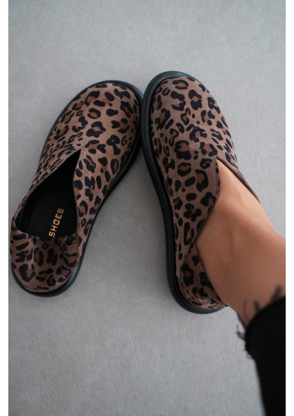 Denny Hakiki Deri Oval Burunlu V Detaylı Kadın Loafer- Leopar