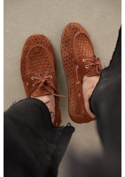 Glosie Delikli Bağcık Detaylı Hakiki Deri Kadın Loafer- Taba