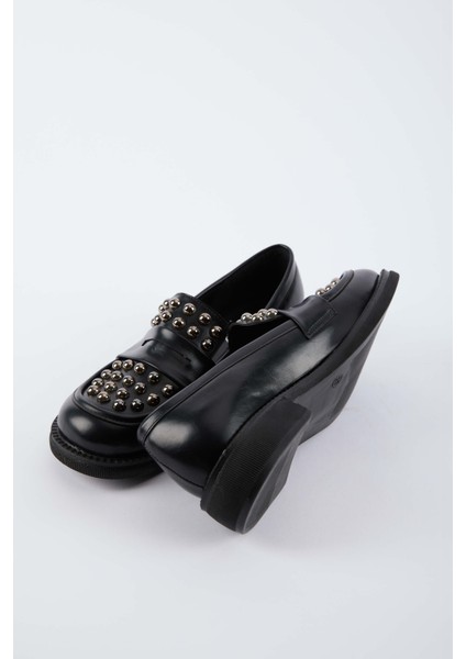 Mendy Ince Tabanlı Zımba Detaylı Kadın Loafer- Siyah