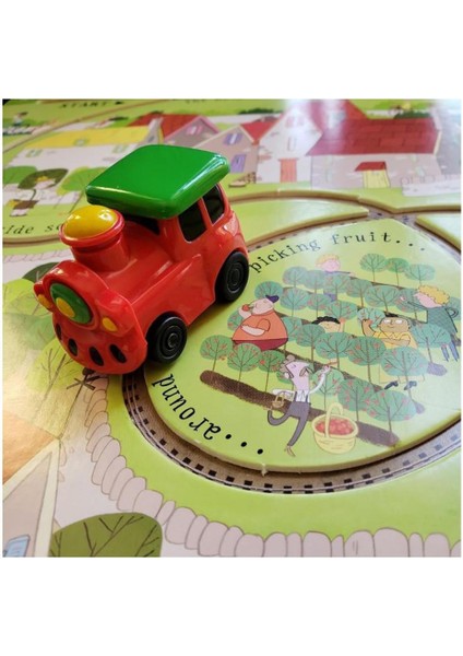 Pull-back: Busy Train Book