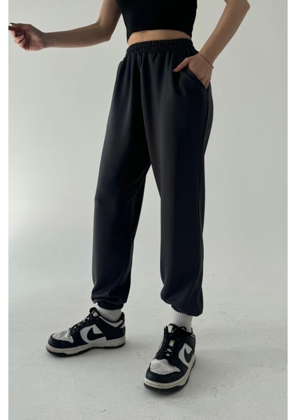 Siyah Lastikli Eşofman