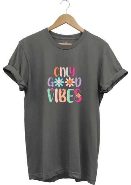 Only Good Vibes Baskılı Papatya Desenli Renkli %100 Pamuk Regular Fit Bisiklet Yaka T-Shirt