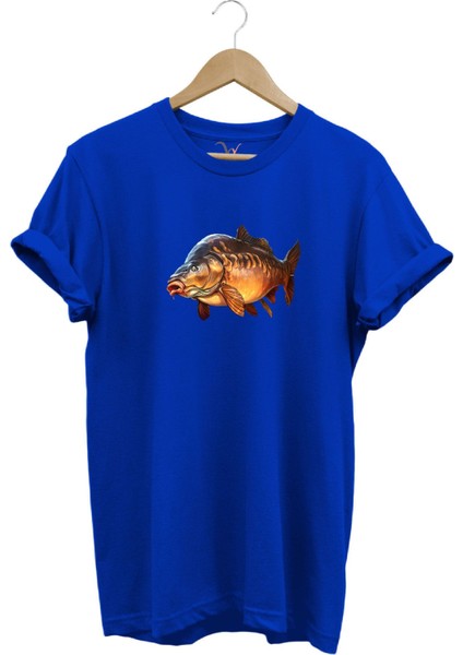 Avcılık Fishing Deniz Göl Sazan Balığı Baskılı Renkli %100 Pamuk Regular Fit Bisiklet Yaka T-Shirt