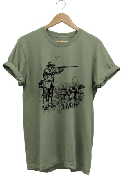 Avcılık Widi Hunting Avcı ve Av Köpeği Baskılı %100 Pamuk Regular Fit T-Shirt