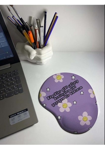Shop Köpek Gibi Çalışıp Kraliçeler Gibi Yaşayan Bir Kadınım Baskılı Bilek Destekli Mouse Pad