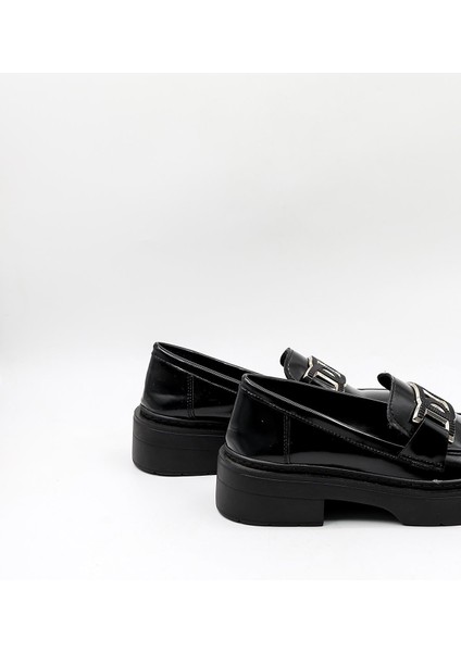 Tokalı Günlük Klasik Ayakkabı KB5005 Siyah Rugan fırsatları