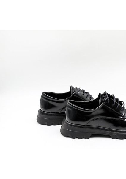 Bağcıklı Klasik ve Günlük Kadın Ayakkabı KB268 Siyah Rugan fırsatları