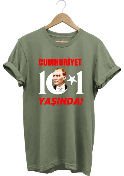 29 Ekim Cumhuriyet Bayramı Atatürk Ay Yıldız Baskılı Cumhuriyet 101 Yaşında Türkiye Tişört