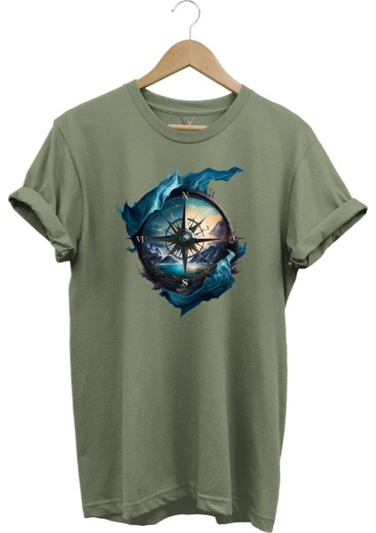 Renkli Manzara ve Pusula Baskılı %100 Pamuk Regular Fit T-Shirt