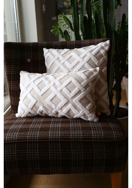 Bej Dekoratif Kırlent Kılıfı – Pamuk ve Mikro Polyester, Punch Desenli, Şık ve Dayanıklı Tasarım