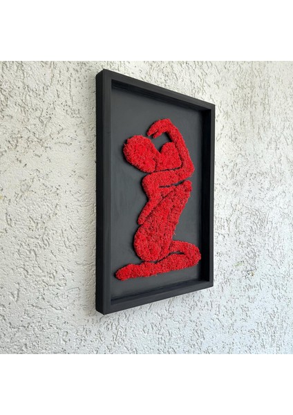 Kadın Silüetli Kırmızı Yosun Duvar Dekoru | 29X53 cm | El Yapımı Doğal Liken Yosunu ile Bakım Gerektirmeyen Modern Tablo