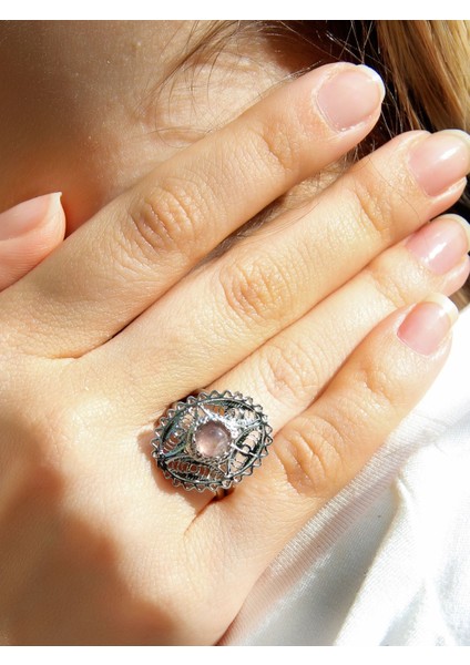 Doğal Taş Pembe Kuvars Doğal Taşlı Telkari Modelli Kadın Ayarlanabilir Gümüş Kaplama Yüzük EUY65PKR fiyatları