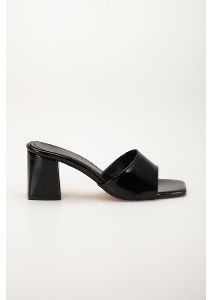 Rugan ve Düz Tekbant Siyah Rugan Kadın Topuklu Terlik modelleri