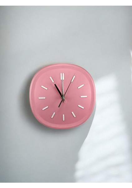 Renkli Kare Duvar Saati, 26 Cm, Şık ve Modern Dekorasyon Için Ideal Seçenek fırsatları