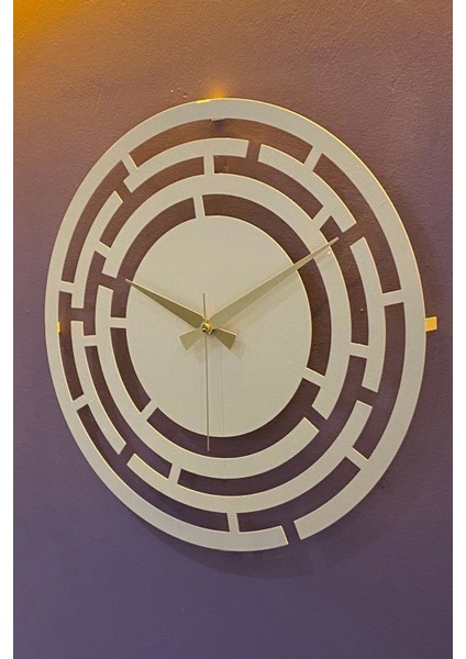 Beyaz Metal Labirent Desenli Sessiz Mekanizmalı Duvar Saati 40X40 cm