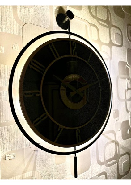Modern Işıqlı Metal Cam Duvar Saati, Şık ve Zarif Tasarım Seçenekleriyle.