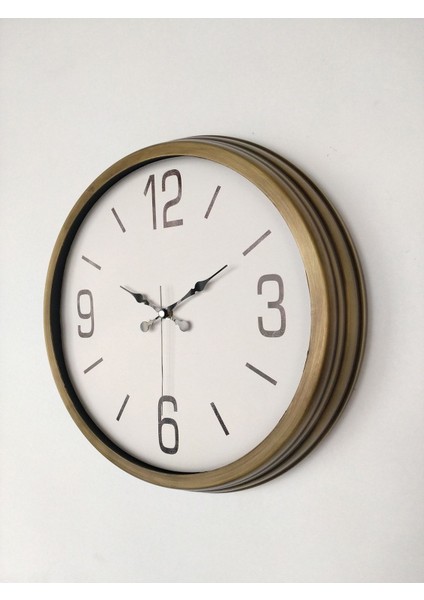 Bej Eskitme Metal Duvar Saati, 40 Cm, Şık ve Zarif Dekorasyon Parçası