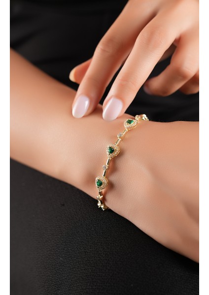 925 Ayar Gümüş Gold Kaplama Kalp Detaylı Yeşil Zirkon Taşlı Kadın Bileklik