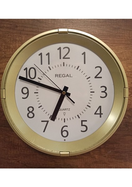 Gece Işıklı ve Sesli Duvar Saati, Şık Yaldız Detaylarıyla Tarzınıza Uyum Sağlar