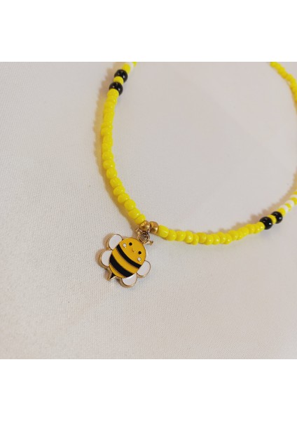 Arı Figürlü Kolye, Arı Figürlü Sarı Boncuk Kolye, Renkli El Yapımı Yazlık Trend Kadın Kolyesi, Siyah Cam Incili Arı Figürlü Kolye, Sevimli ve Şık Tasarım Arı Figürlü Kolye, Inci Kolye