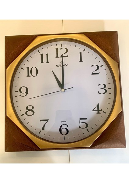 Şık Kahverengi Duvar Saati, Modern ve Zarif Tasarım, Ev ve Ofis Dekoru