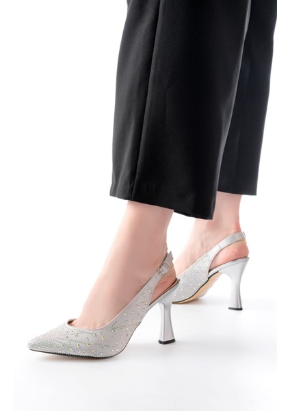 S-601 Gümüş Arkası Açık Taş Aksesuarlı Günlük Kadın Sandalet fiyatları