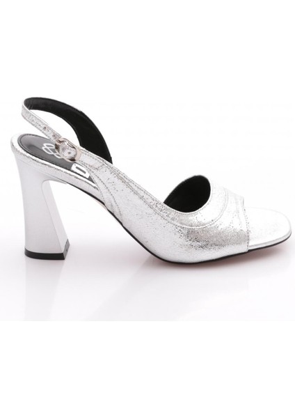 804 Kadin Topuklu Ayakkabi